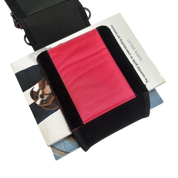 Case It Book Holder & Crossbody - Picture 5 of 7